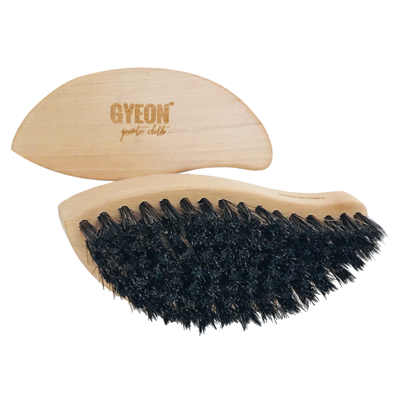 Щітка з кінського волосу для очищення шкіряного салону GYEON Q²M LeatherBrush