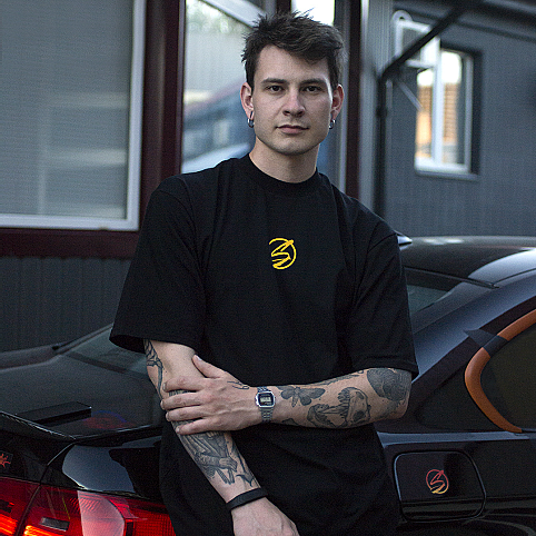 Футболка оверсайз «Automotive Club» Carbon Black/Yellow